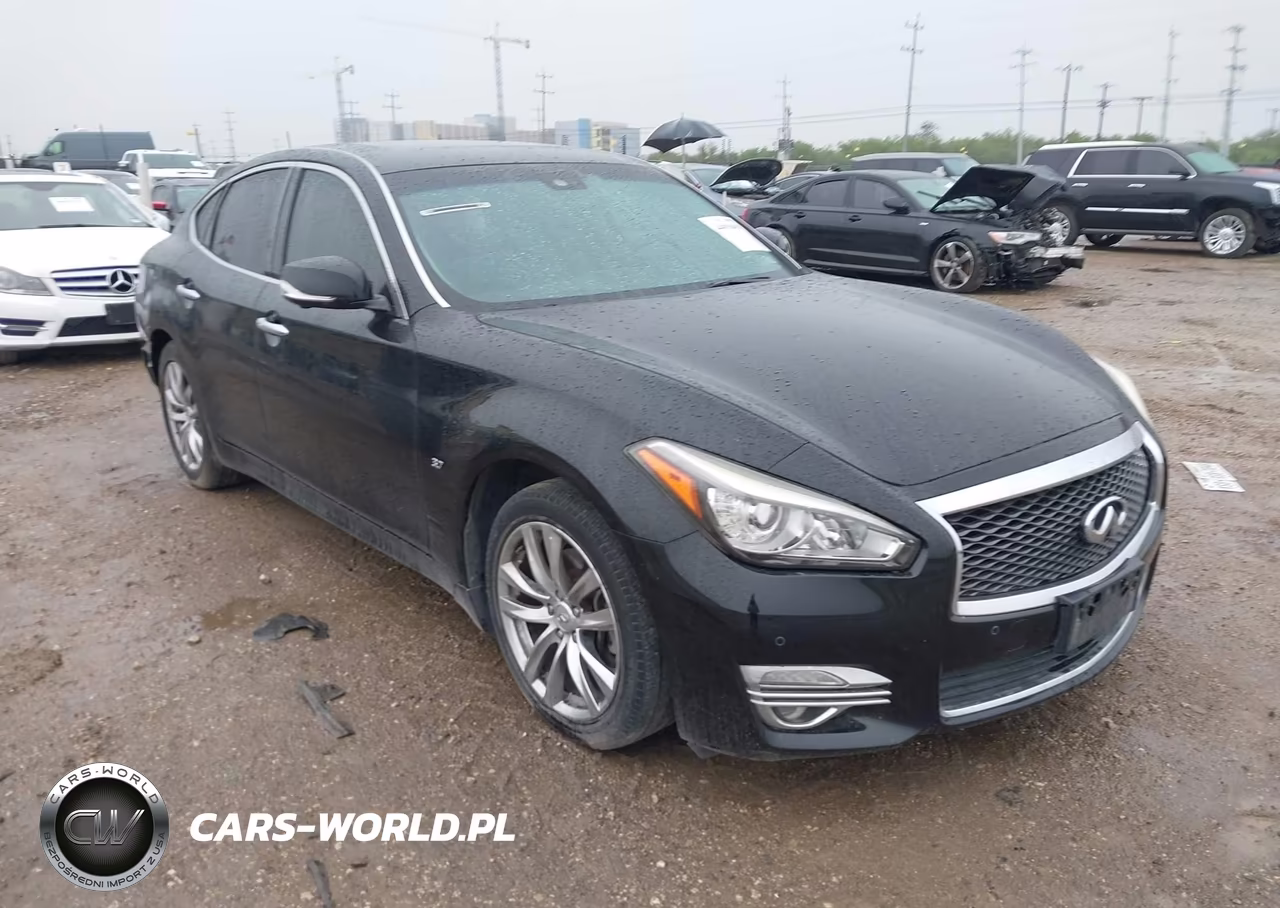 2017 Infiniti Q70 3.7