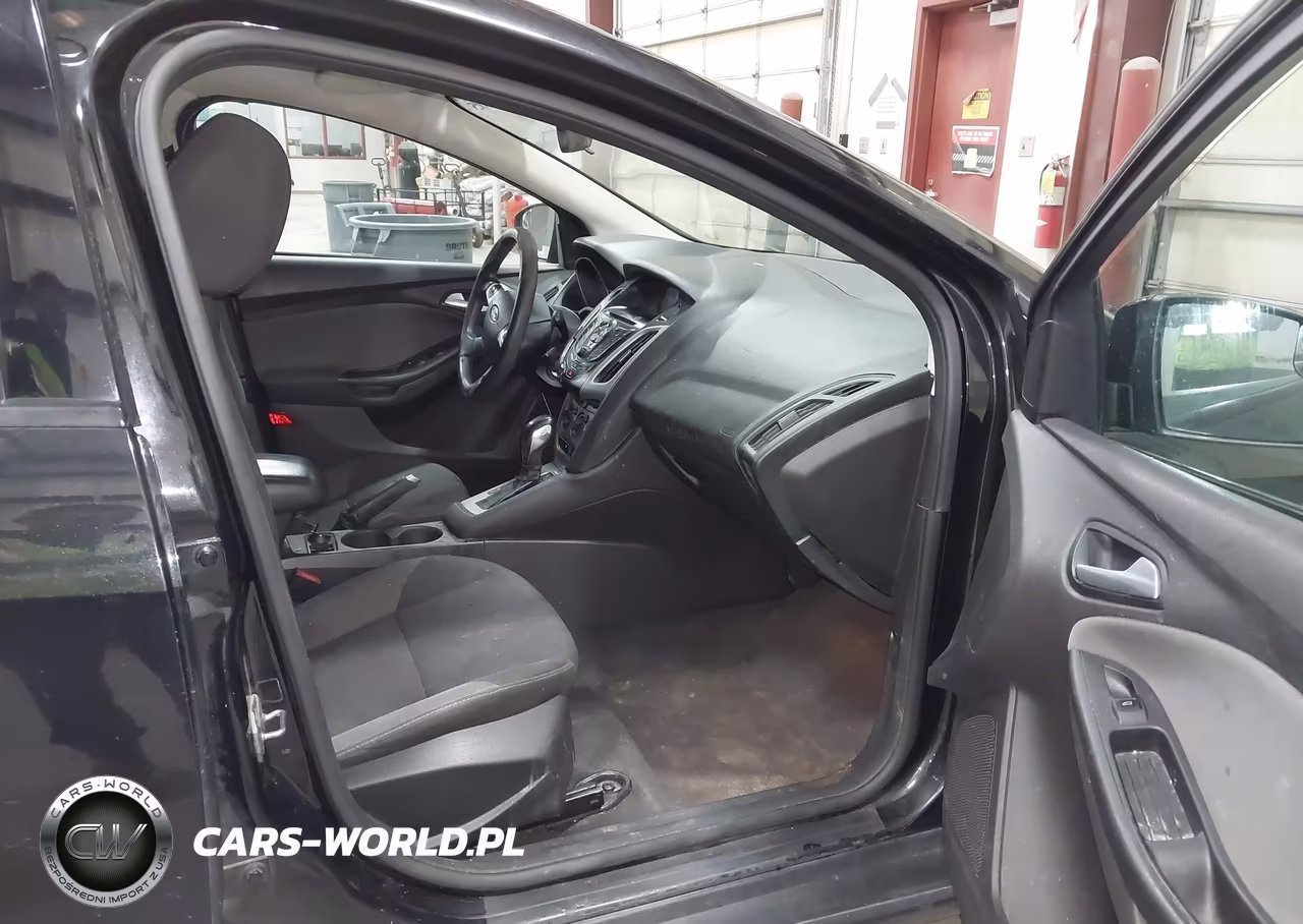 2014 Ford Focus Se VIN:1FADP3K24EL187204 - 5