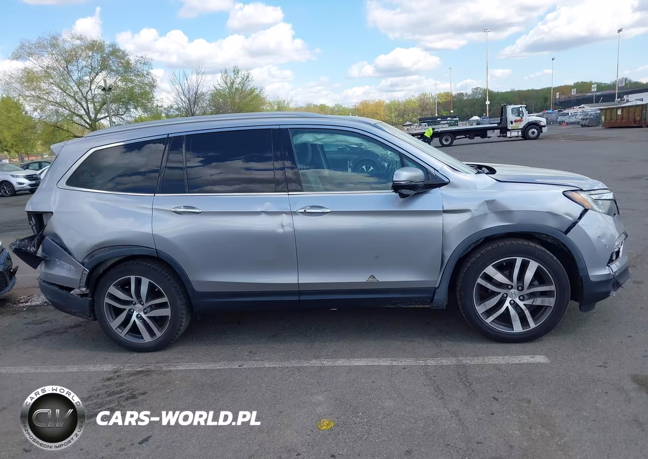 2016 Honda Pilot Touring VIN:5FNYF6H95GB117138 - 13