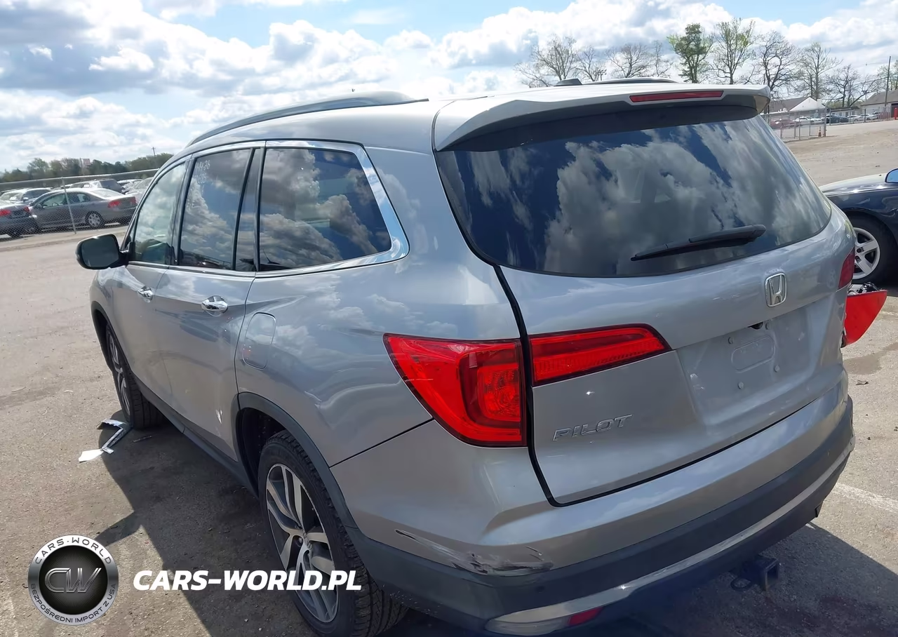 2016 Honda Pilot Touring VIN:5FNYF6H95GB117138 - 3