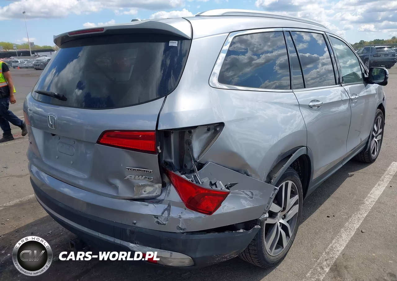 2016 Honda Pilot Touring VIN:5FNYF6H95GB117138 - 6