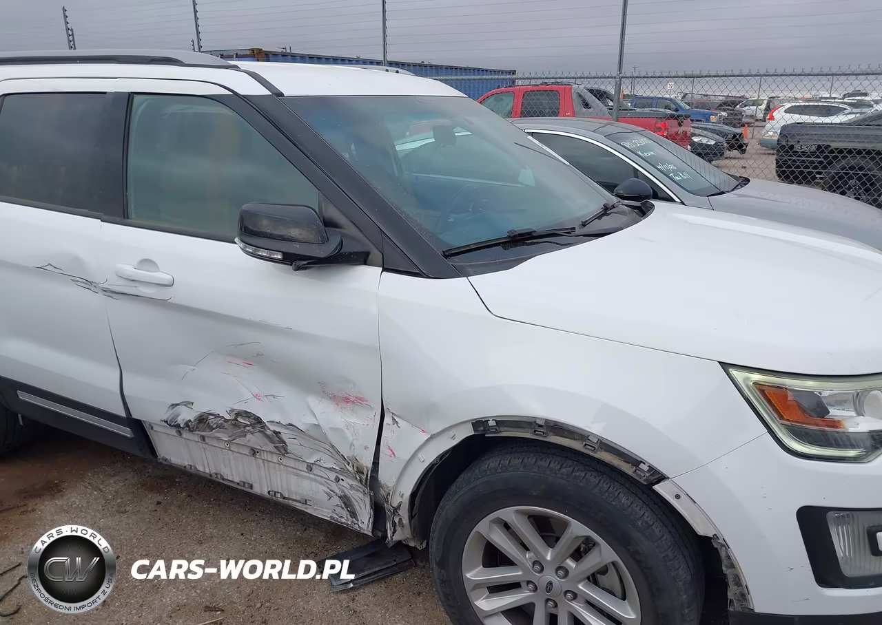 2017 Ford Explorer Xlt VIN:1FM5K7D80HGA33443 - 6