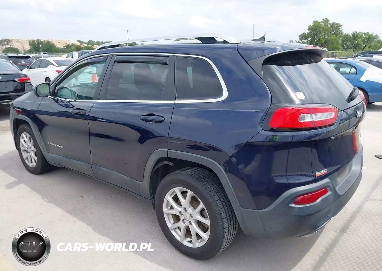 2015 Jeep Cherokee Latitude VIN:1C4PJLCS0FW670048 - 3