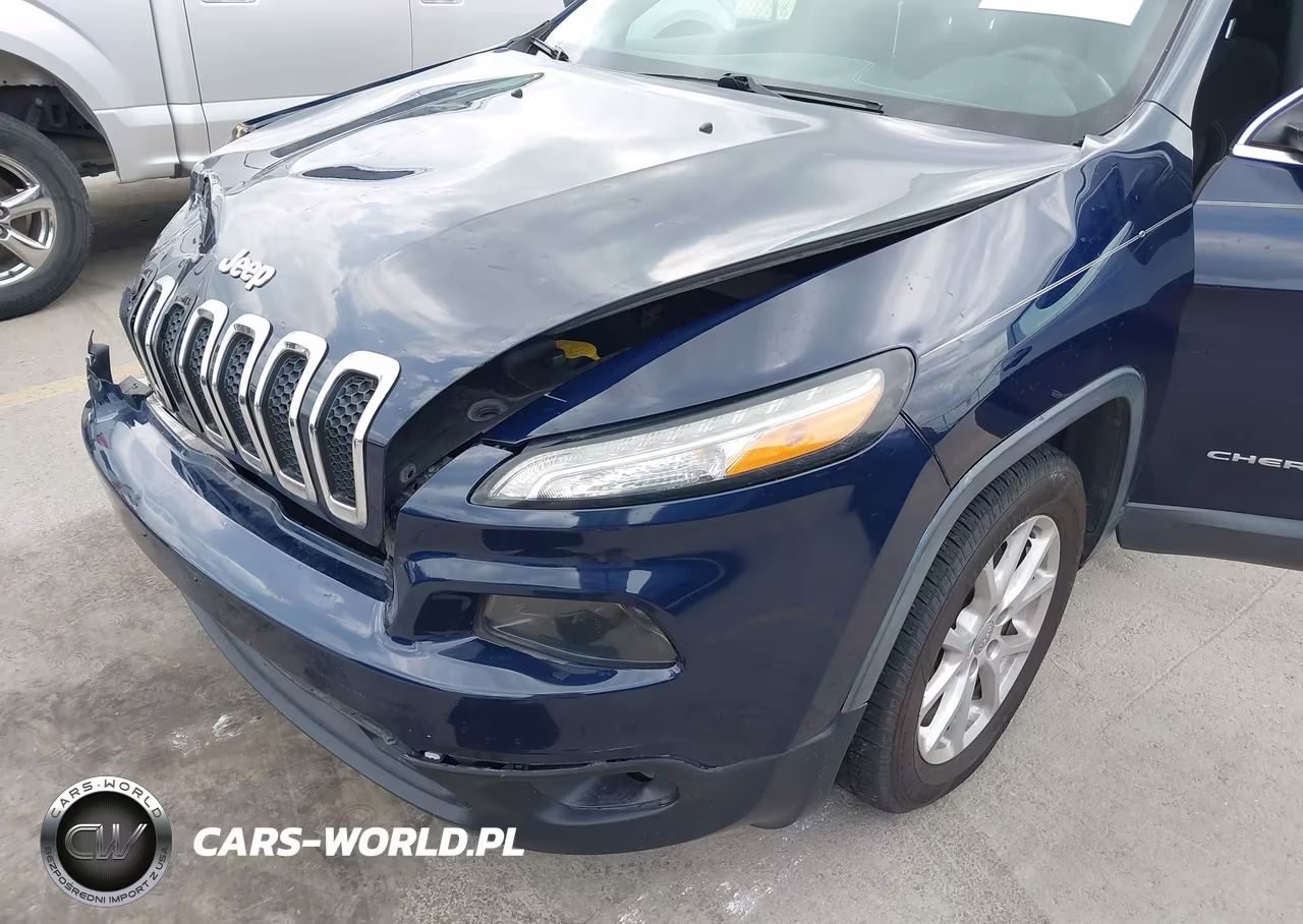 2015 Jeep Cherokee Latitude VIN:1C4PJLCS0FW670048 - 6