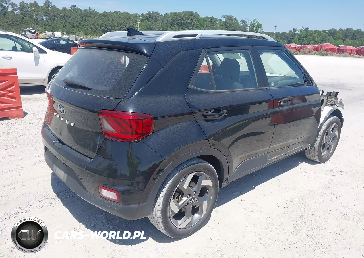 2021 Hyundai Venue Sel VIN:KMHRC8A35MU103463 - 4