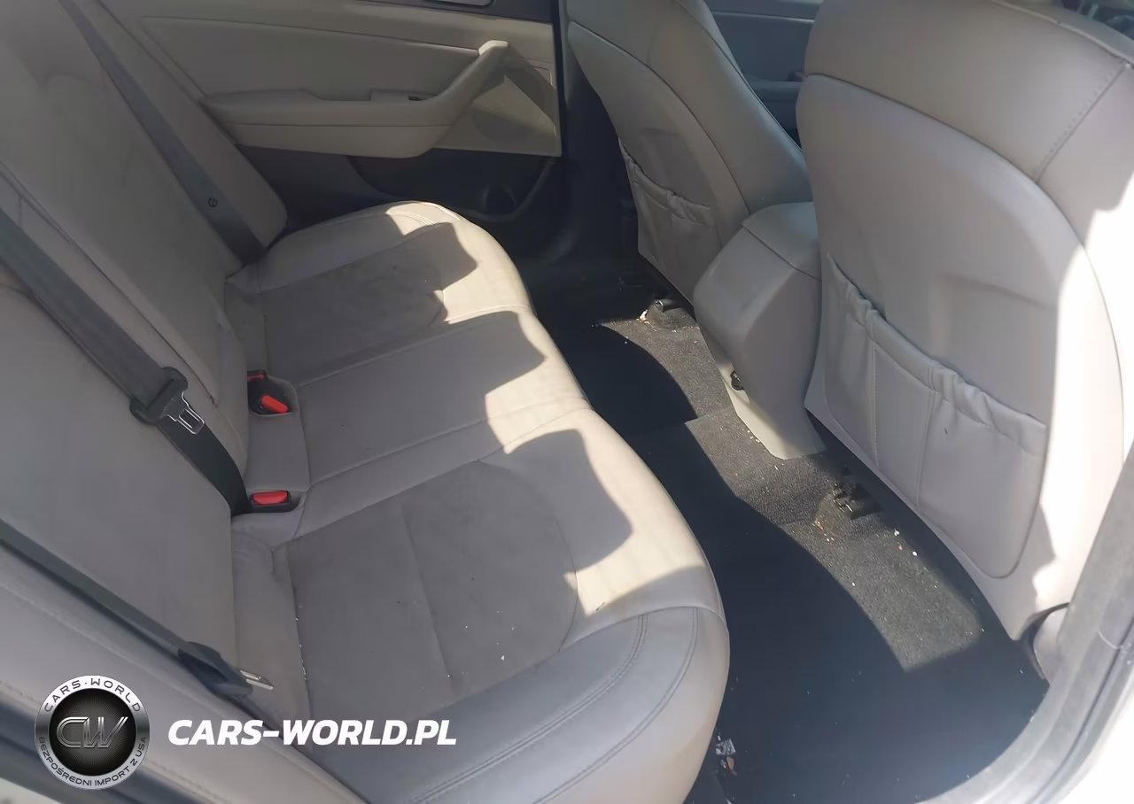 2017 Hyundai Sonata Sport VIN:5NPE34AF8HH503992 - 8