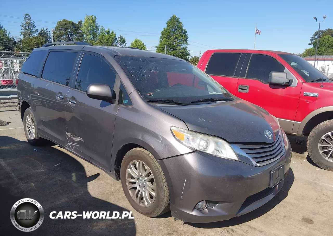 2015 Toyota Sienna Xle 8 Passenger