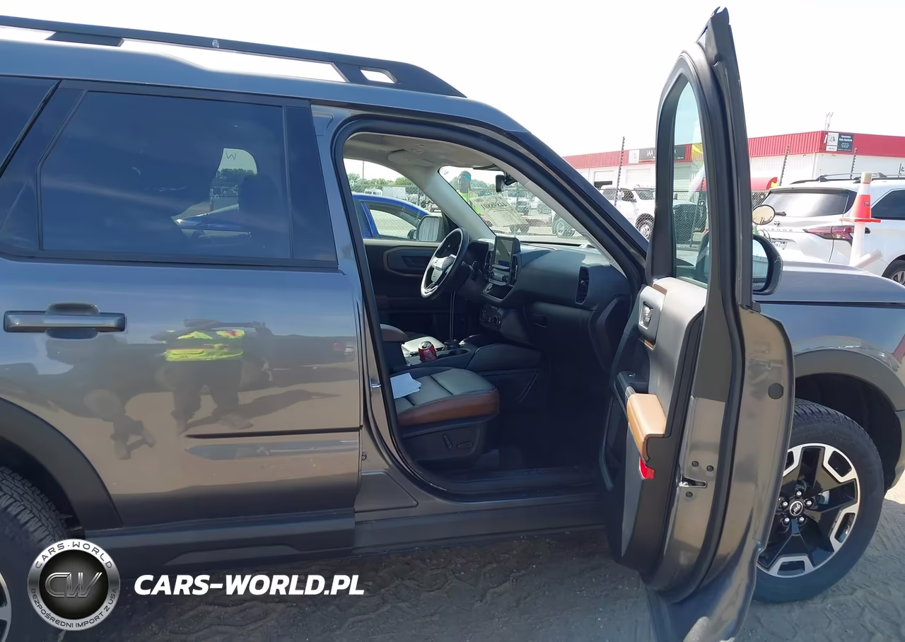 2023 Ford Bronco Sport Outer Banks VIN:3FMCR9C60PRE14070 - 5