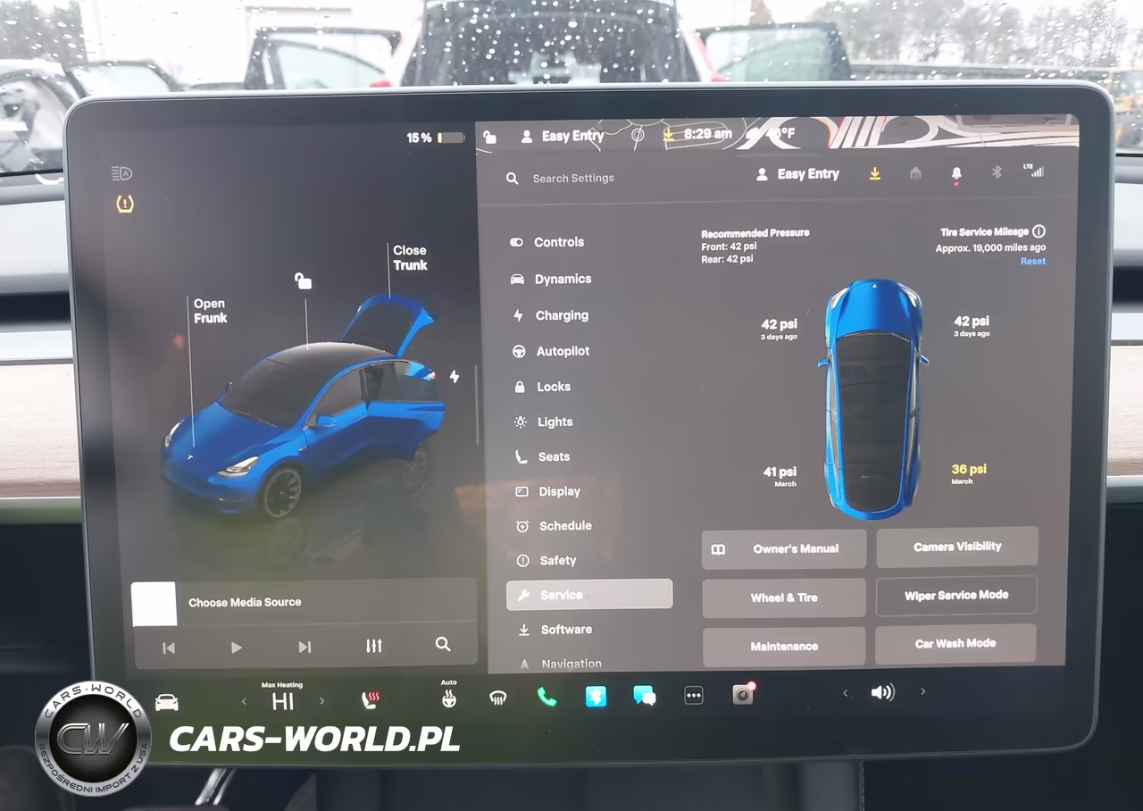 2023 Tesla Model Y VIN:7SAYGDEE9PF766981 - 18
