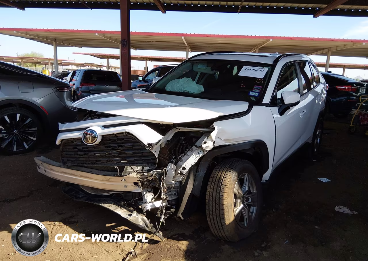 2024 Toyota Rav4 Xle VIN:2T3W1RFV4RC268574 - 2