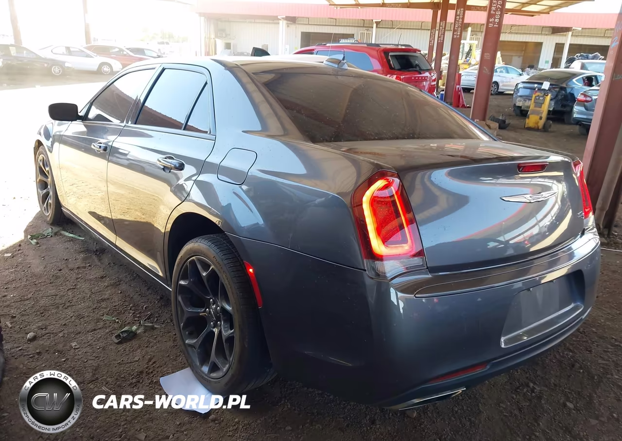 2020 Chrysler 300 300S VIN:2C3CCABG1LH158727 - 3