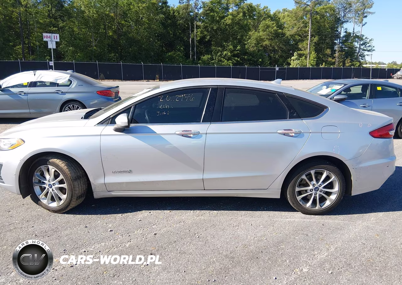2019 Ford Fusion Hybrid Se VIN:3FA6P0LUXKR105836 - 15