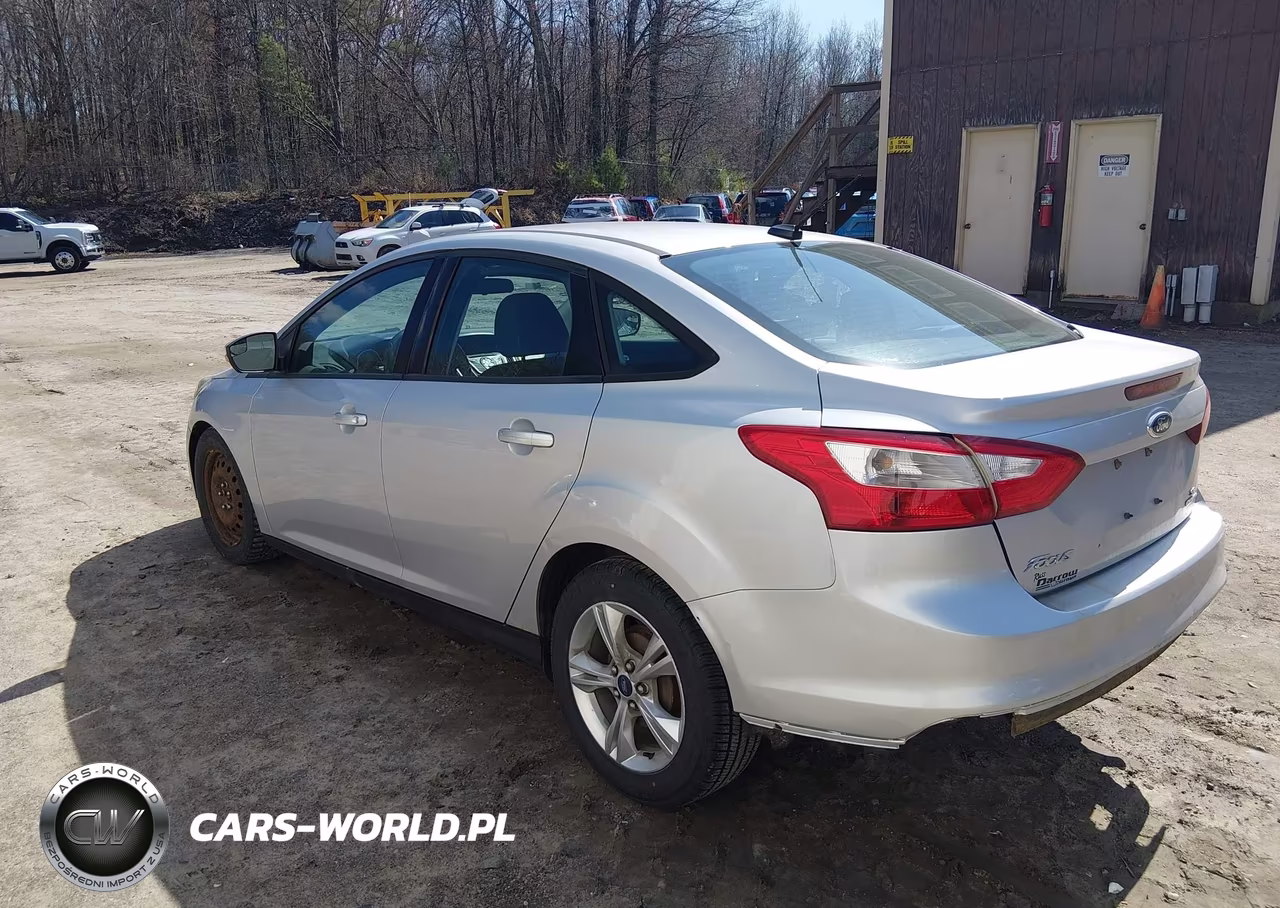 2014 Ford Focus Se VIN:1FADP3F21EL176980 - 3