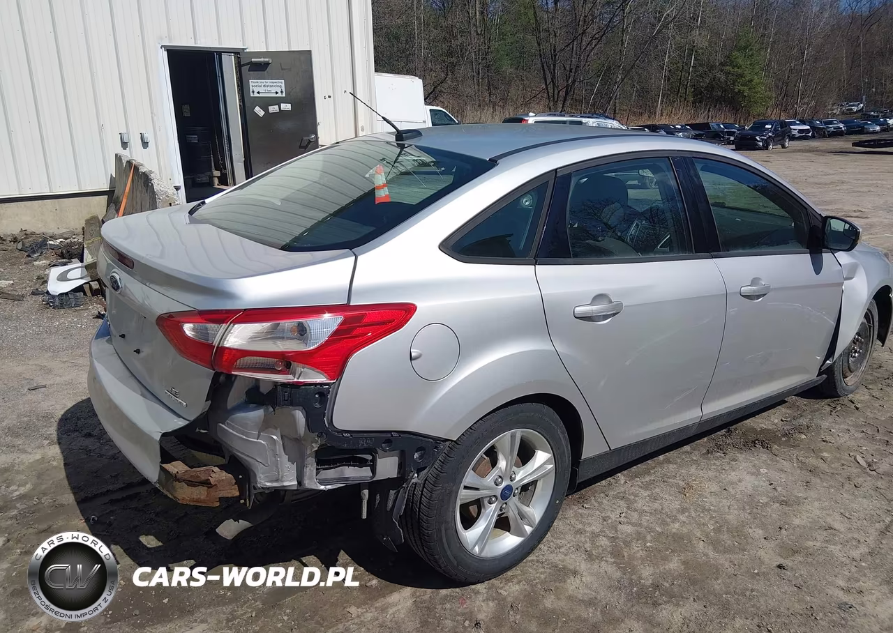 2014 Ford Focus Se VIN:1FADP3F21EL176980 - 4