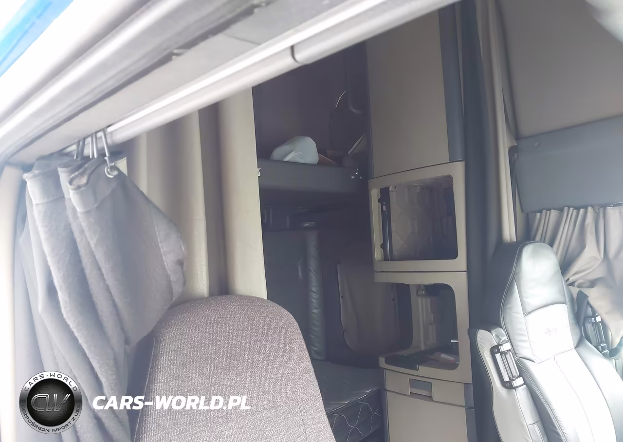 2017 Freightliner Cascadia 125 VIN:3AKJGLDR2HSHY4718 - 14