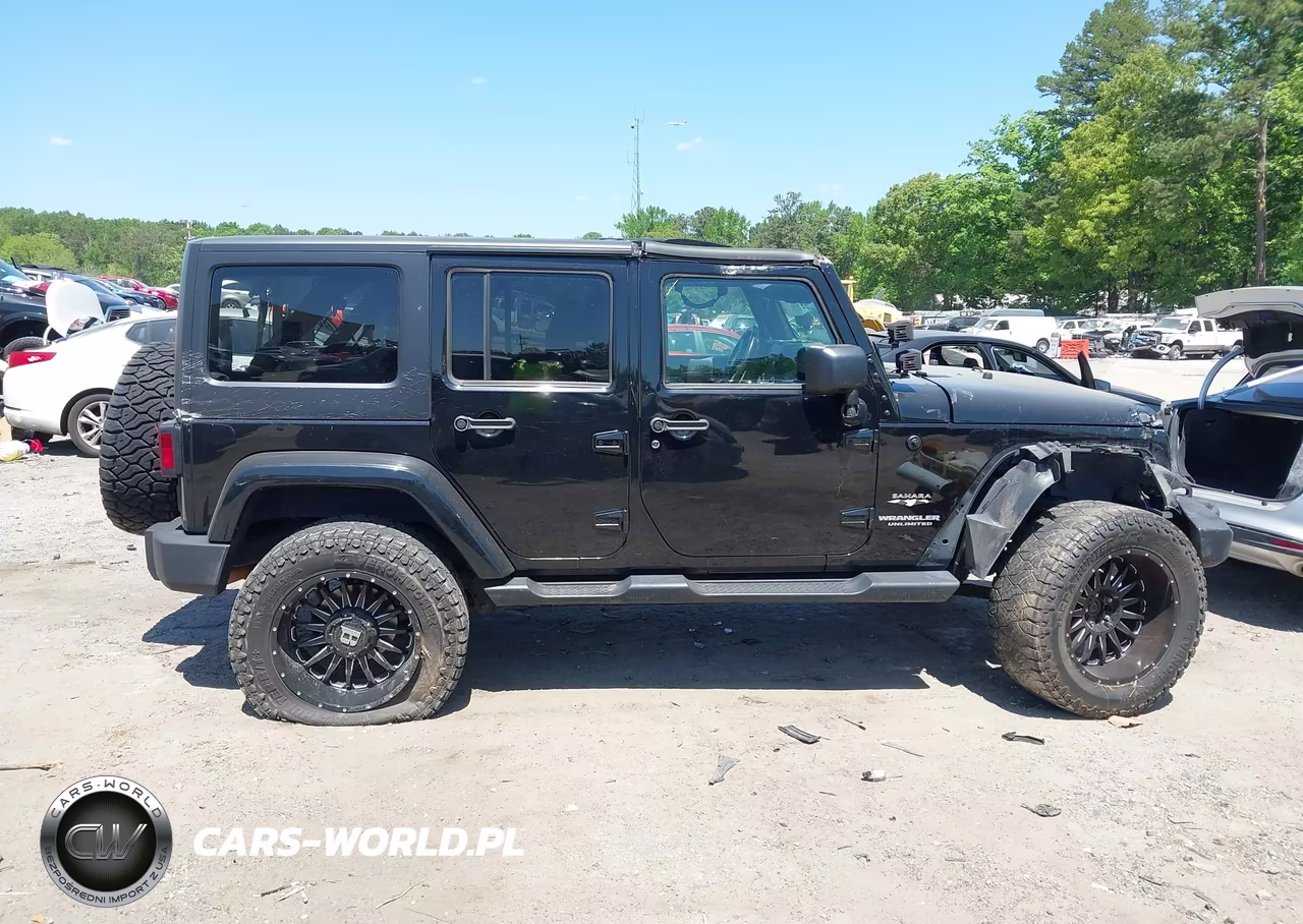 2016 Jeep Wrangler Unlimited Sahara VIN:1C4BJWEG5GL100621 - 13