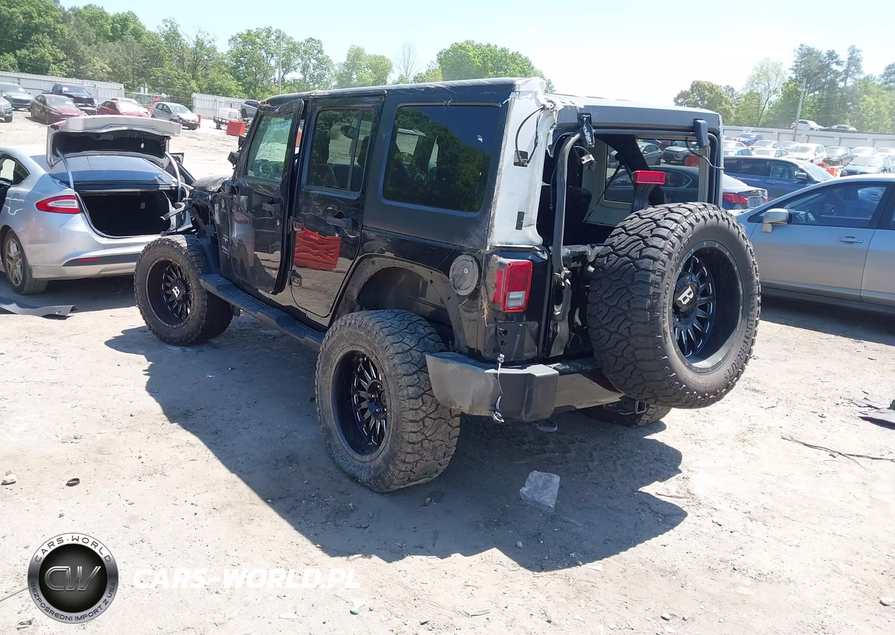 2016 Jeep Wrangler Unlimited Sahara VIN:1C4BJWEG5GL100621 - 3