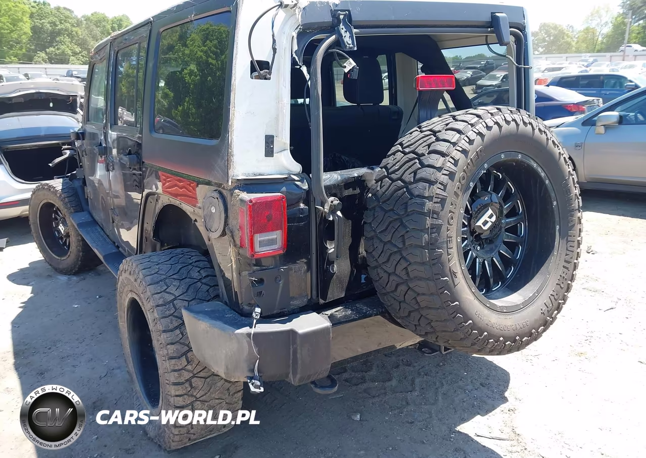 2016 Jeep Wrangler Unlimited Sahara VIN:1C4BJWEG5GL100621 - 6
