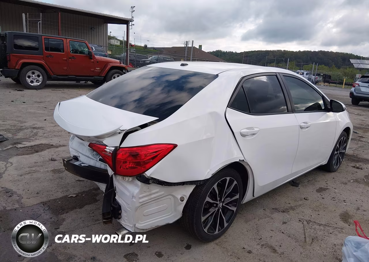 2018 Toyota Corolla Se VIN:2T1BURHE4JC973620 - 4