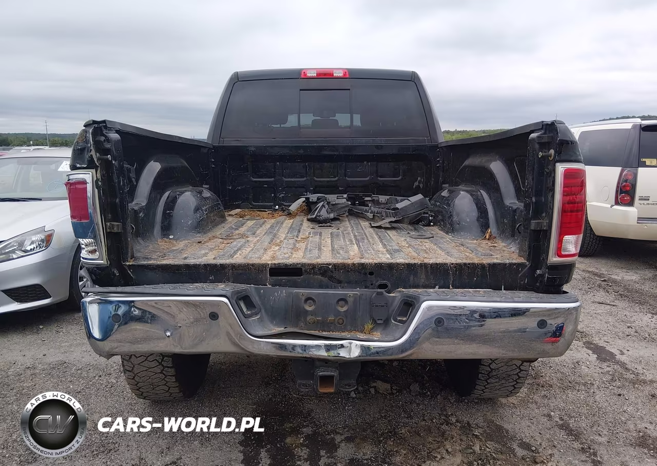 2014 Ram 2500 Laramie VIN:3C6UR5FJ4EG315513 - 17