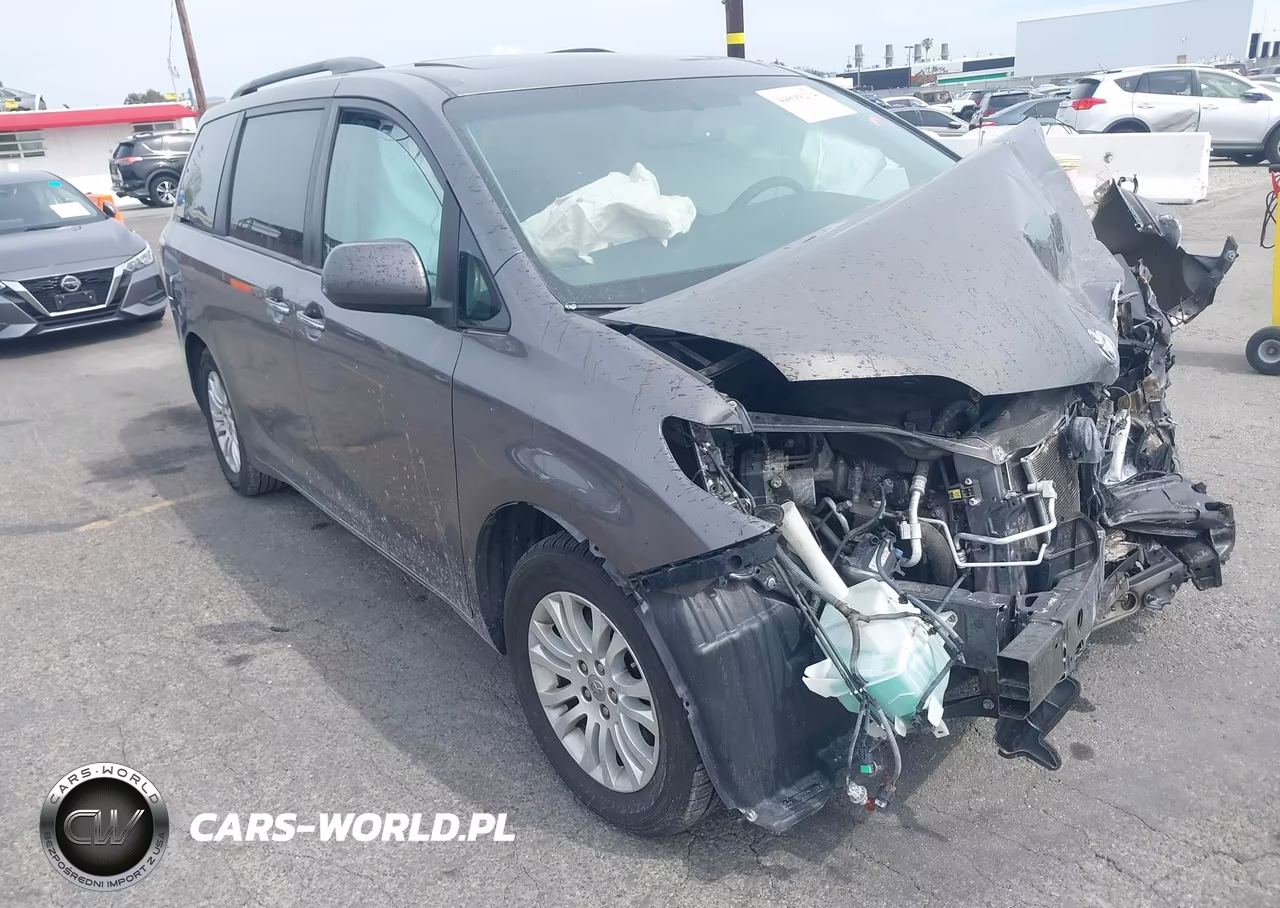 2017 Toyota Sienna Xle 8 Passenger
