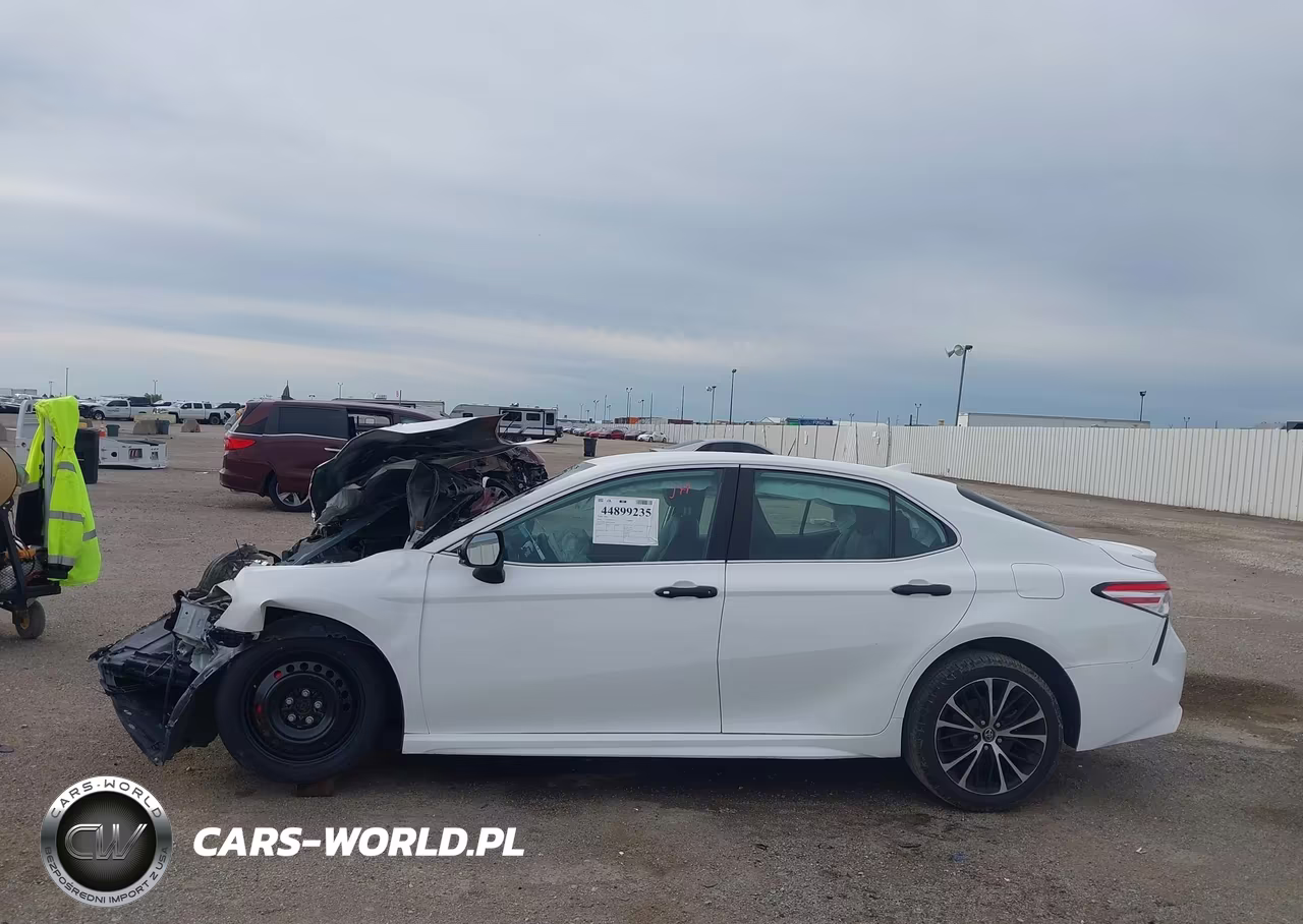 2020 Toyota Camry Se VIN:4T1G11AK6LU911606 - 14