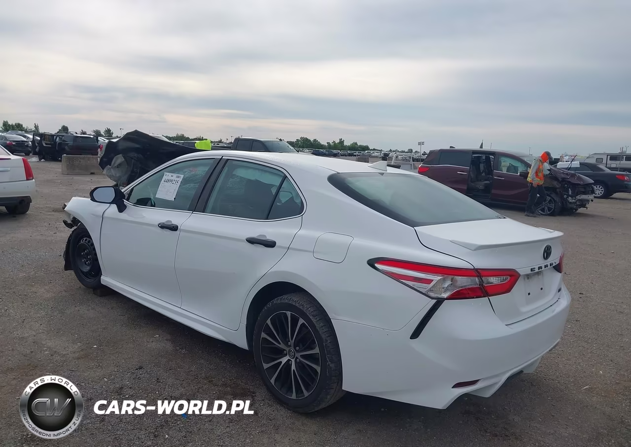 2020 Toyota Camry Se VIN:4T1G11AK6LU911606 - 3