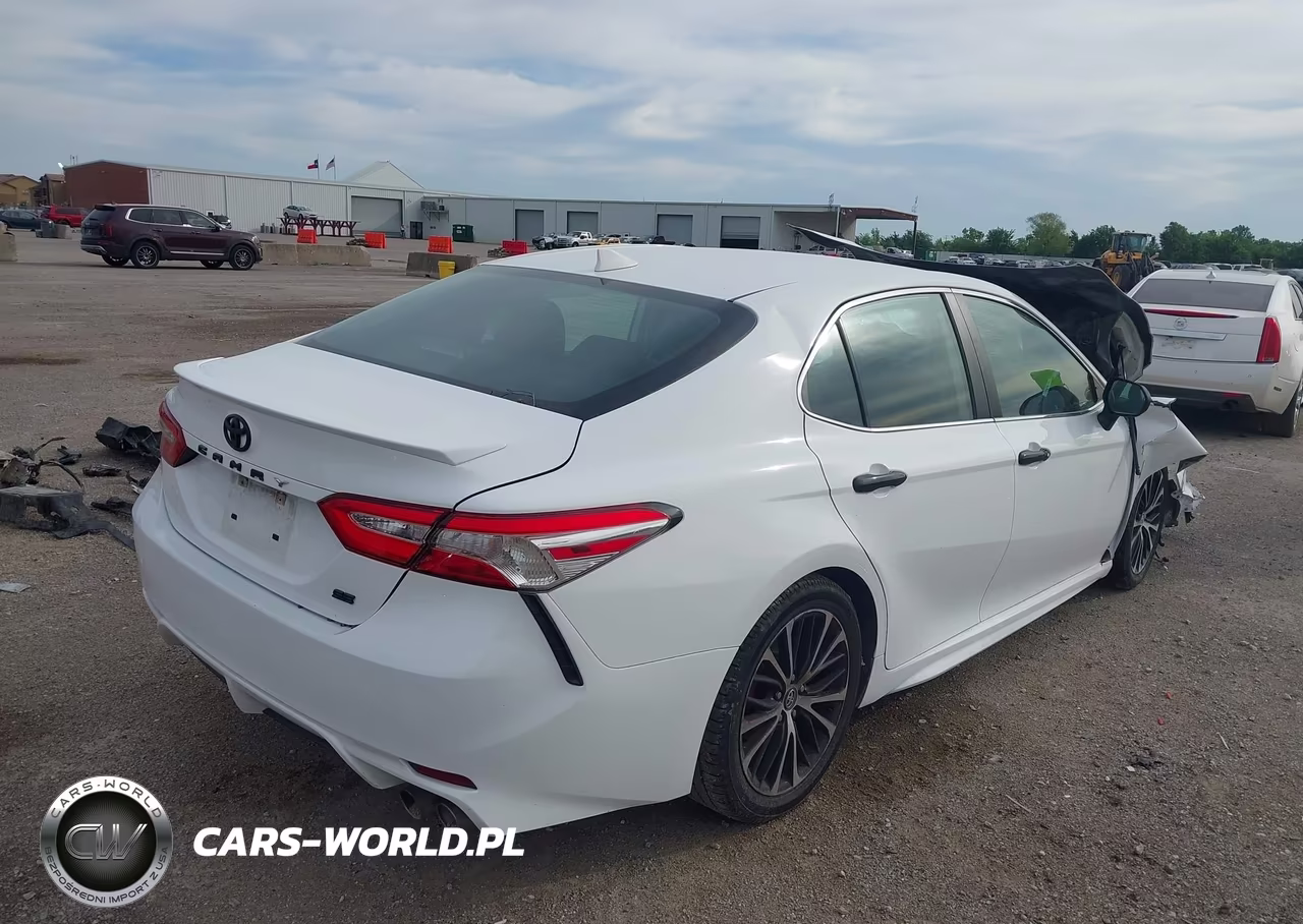 2020 Toyota Camry Se VIN:4T1G11AK6LU911606 - 4