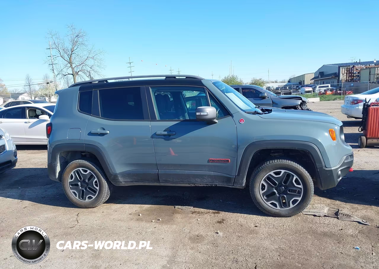 2015 Jeep Renegade Trailhawk VIN:ZACCJBCT1FPB32313 - 13