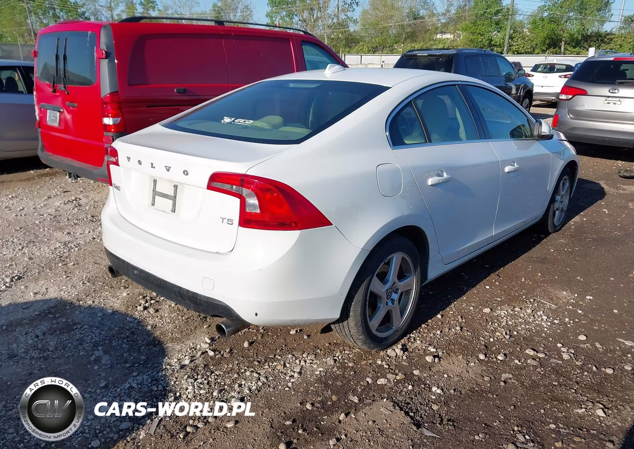 2013 Volvo S60 T5 VIN:YV1612FS6D2231016 - 4