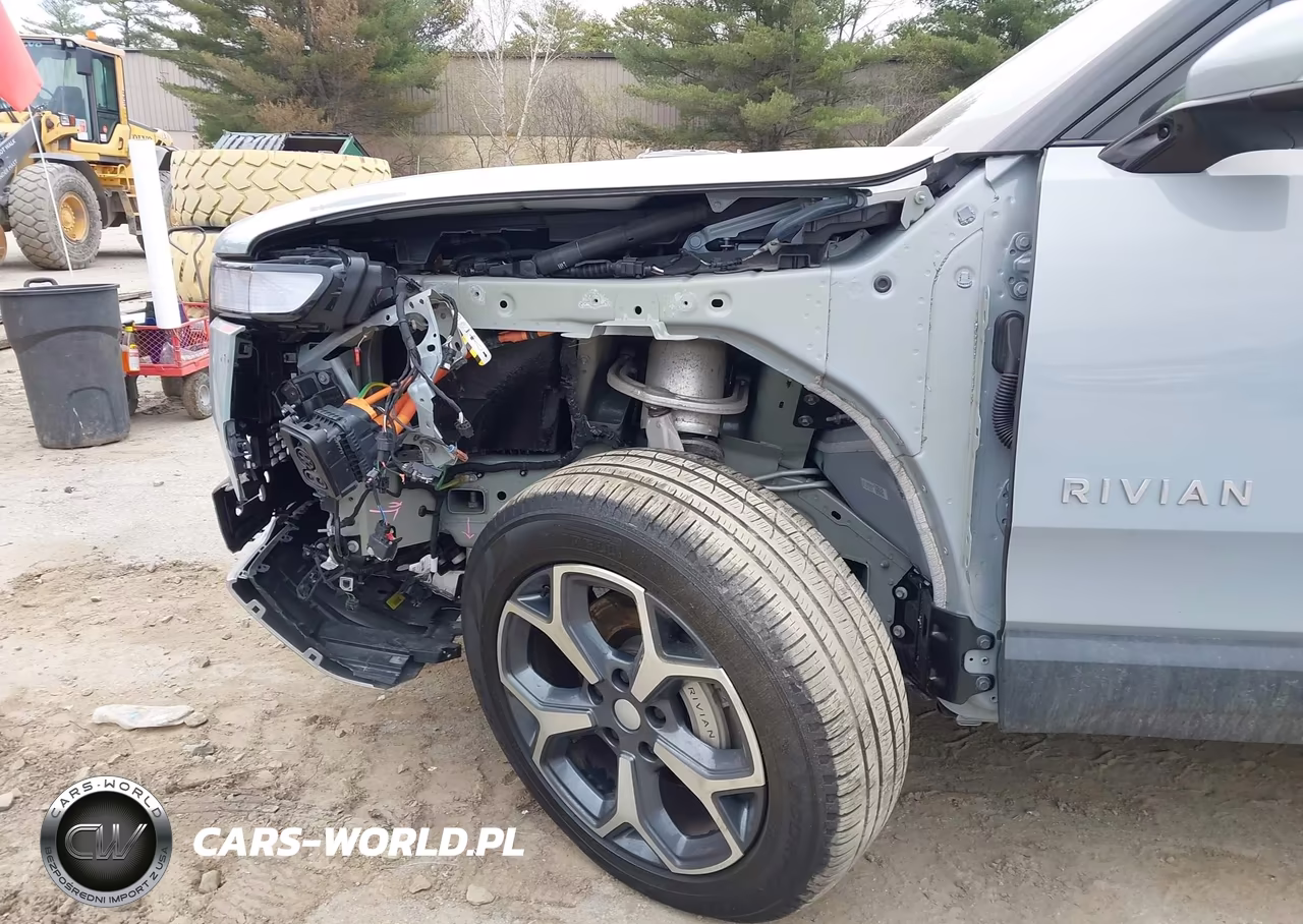 2023 Rivian R1T Adventure-Adventure Dual Motor Large Pack-Adventure Dual Motor Max Pack VIN:7FCTGBAA3PN026661 - 6