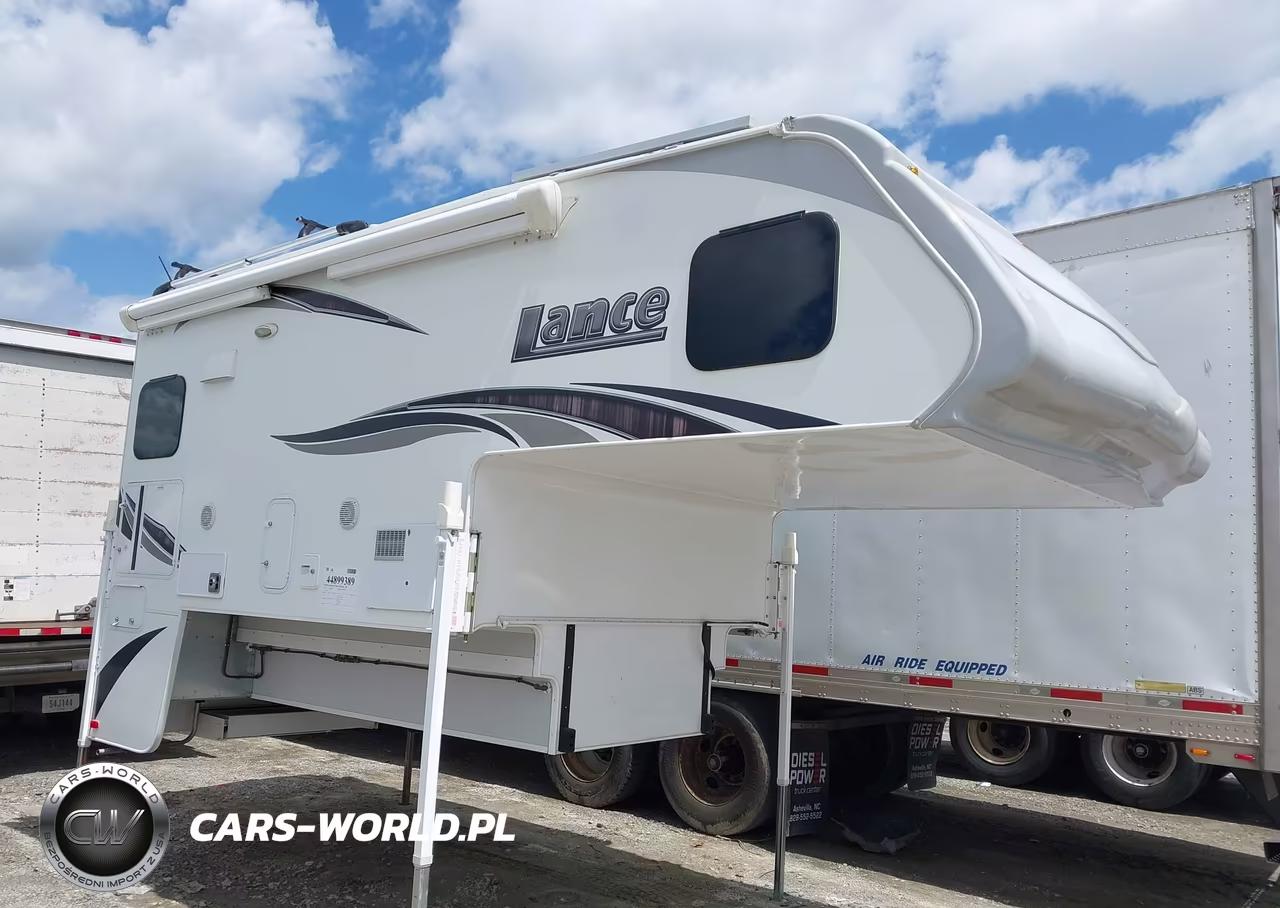 2019 Lance Truck Camper
