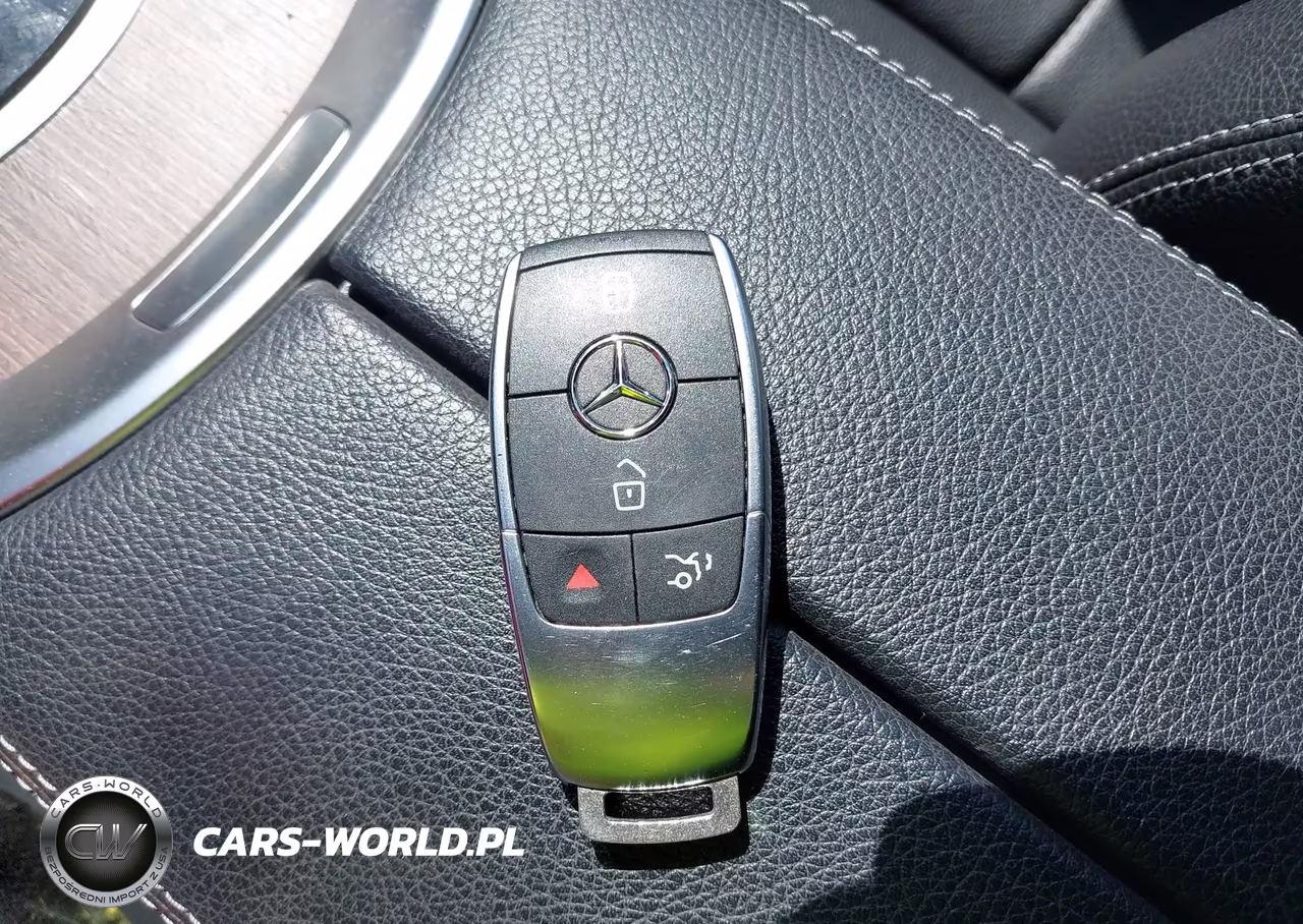 2020 Mercedes-Benz C 300 4Matic VIN:W1KWF8EB4LR596883 - 11