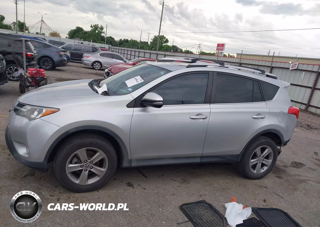 2015 Toyota Rav4 Xle VIN:2T3WFREV8FW207063 - 14