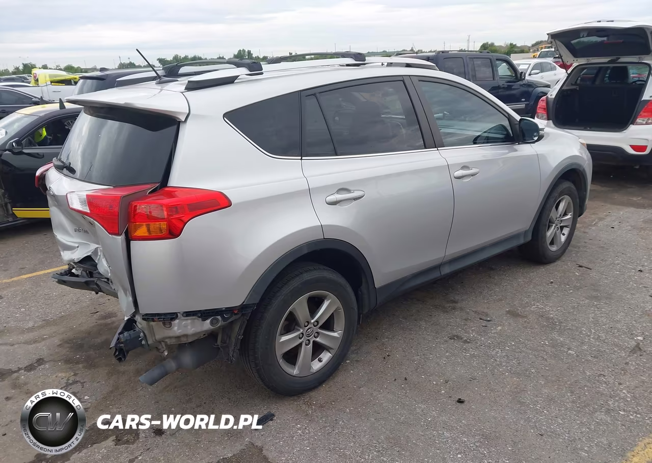 2015 Toyota Rav4 Xle VIN:2T3WFREV8FW207063 - 4