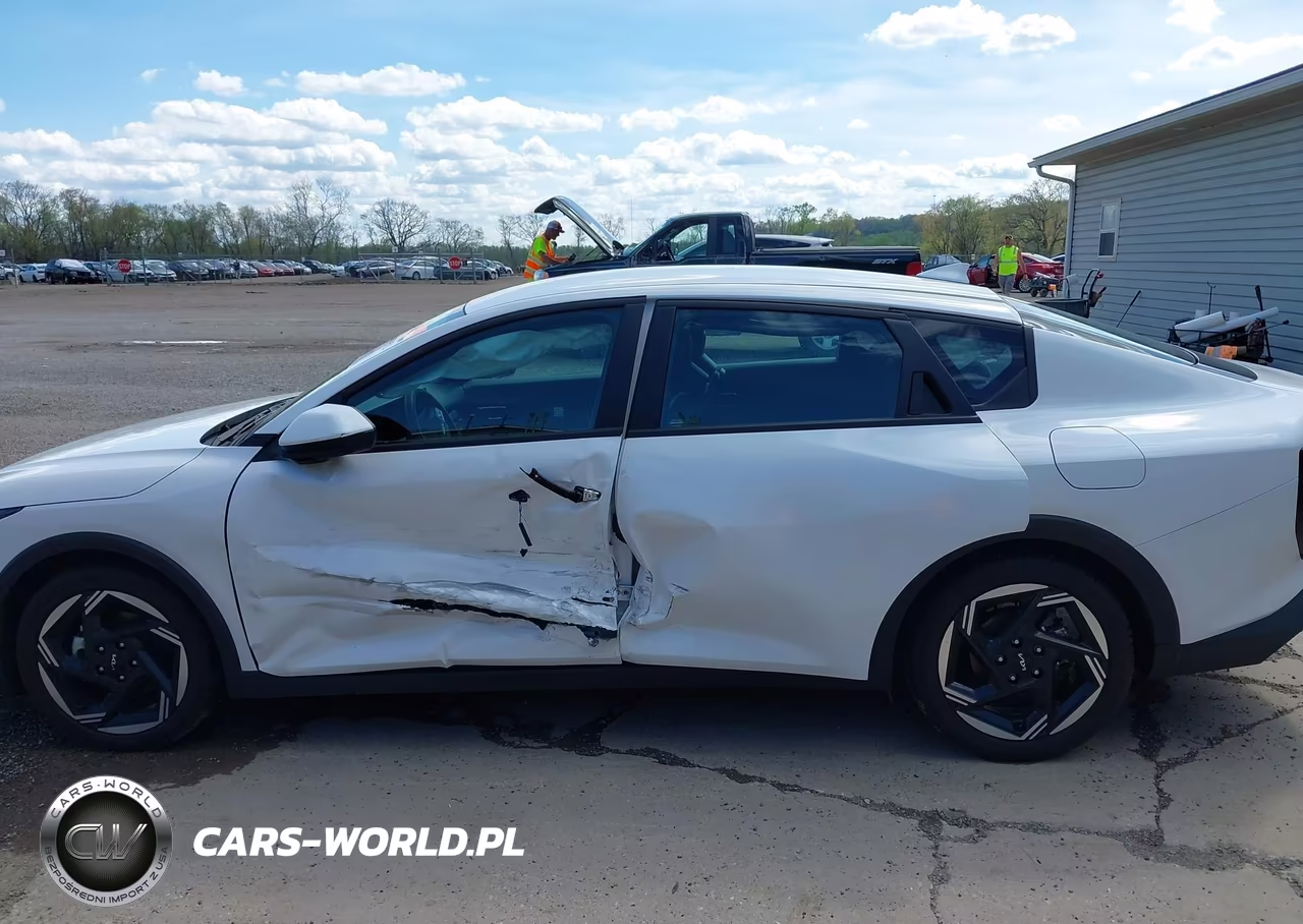 2025 Kia K4 Ex VIN:3KPFU4DE8SE217365 - 14