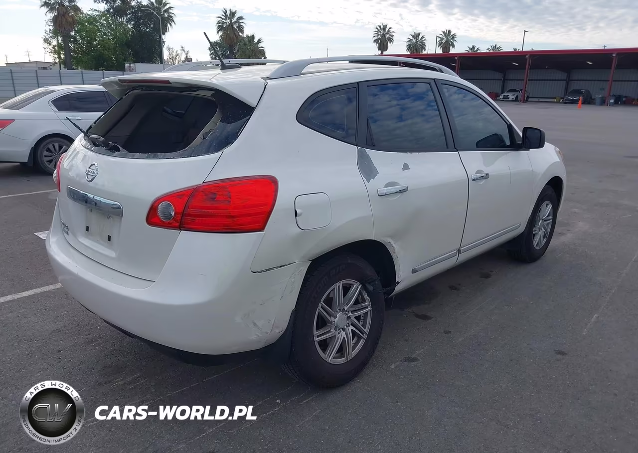 2015 Nissan Rogue Select S VIN:JN8AS5MT9FW671628 - 4