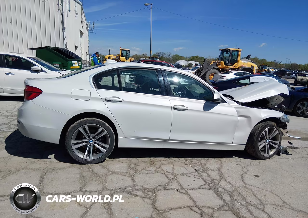 2018 BMW 330I xDrive VIN:WBA8D9G58JNU71666 - 13