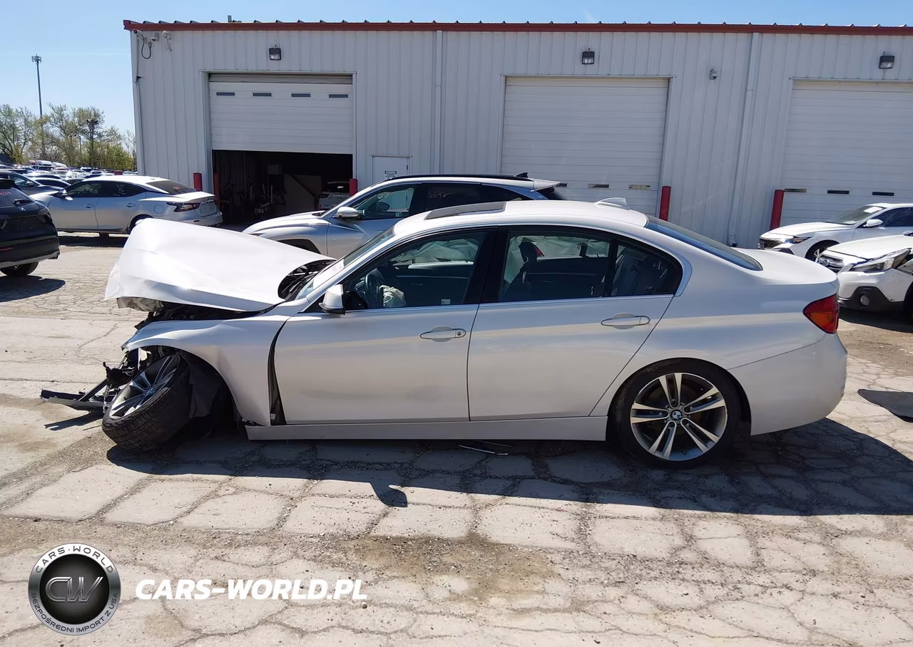 2018 BMW 330I xDrive VIN:WBA8D9G58JNU71666 - 14