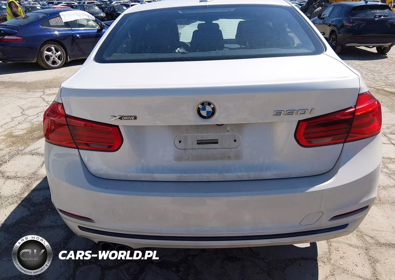2018 BMW 330I xDrive VIN:WBA8D9G58JNU71666 - 16