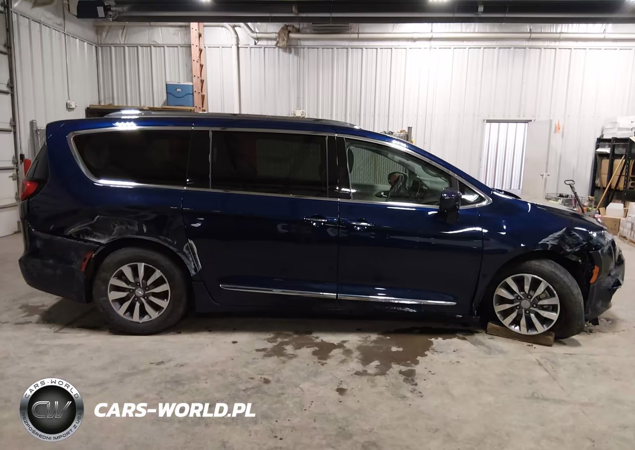 2020 Chrysler Pacifica Touring L Plus VIN:2C4RC1EG8LR236044 - 13
