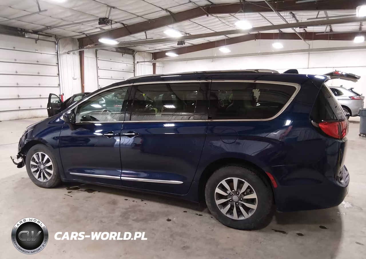 2020 Chrysler Pacifica Touring L Plus VIN:2C4RC1EG8LR236044 - 14