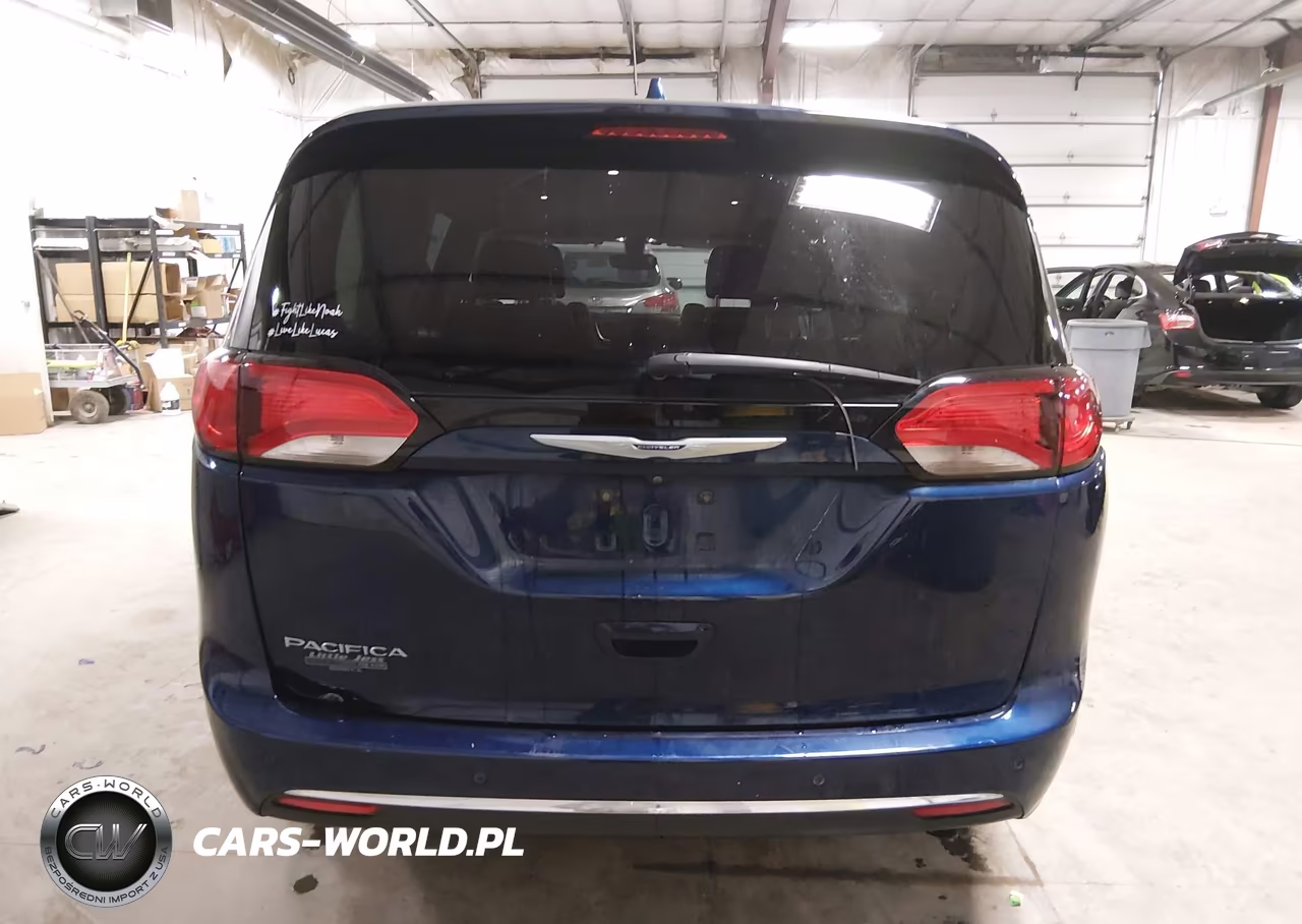 2020 Chrysler Pacifica Touring L Plus VIN:2C4RC1EG8LR236044 - 16