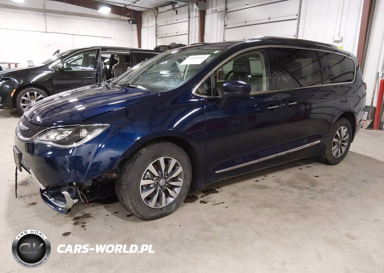 2020 Chrysler Pacifica Touring L Plus VIN:2C4RC1EG8LR236044 - 2