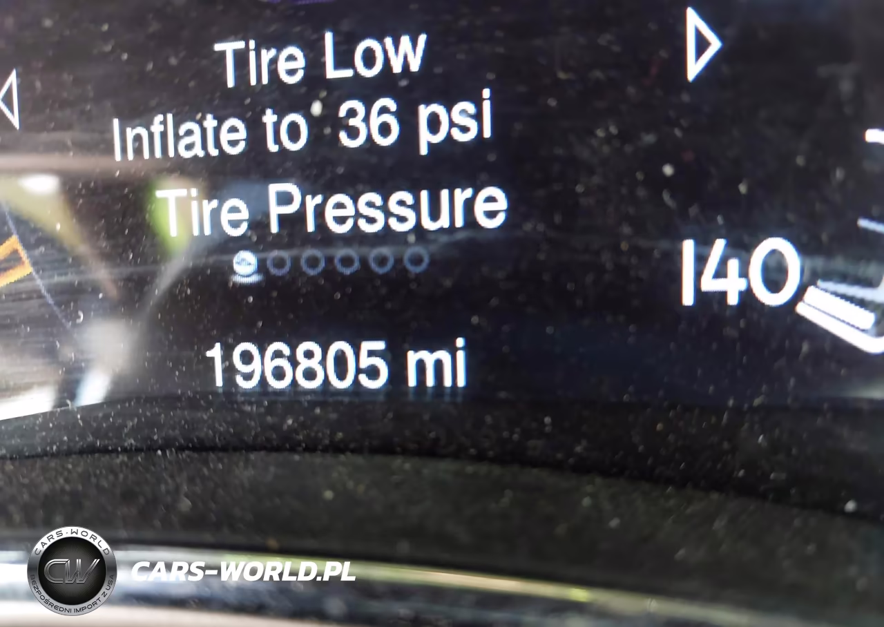 2014 Jeep Grand Cherokee Overland VIN:1C4RJFCG7EC523392 - 15