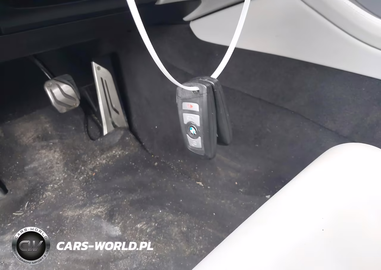 2015 BMW M5 VIN:WBSFV9C57FD594684 - 11