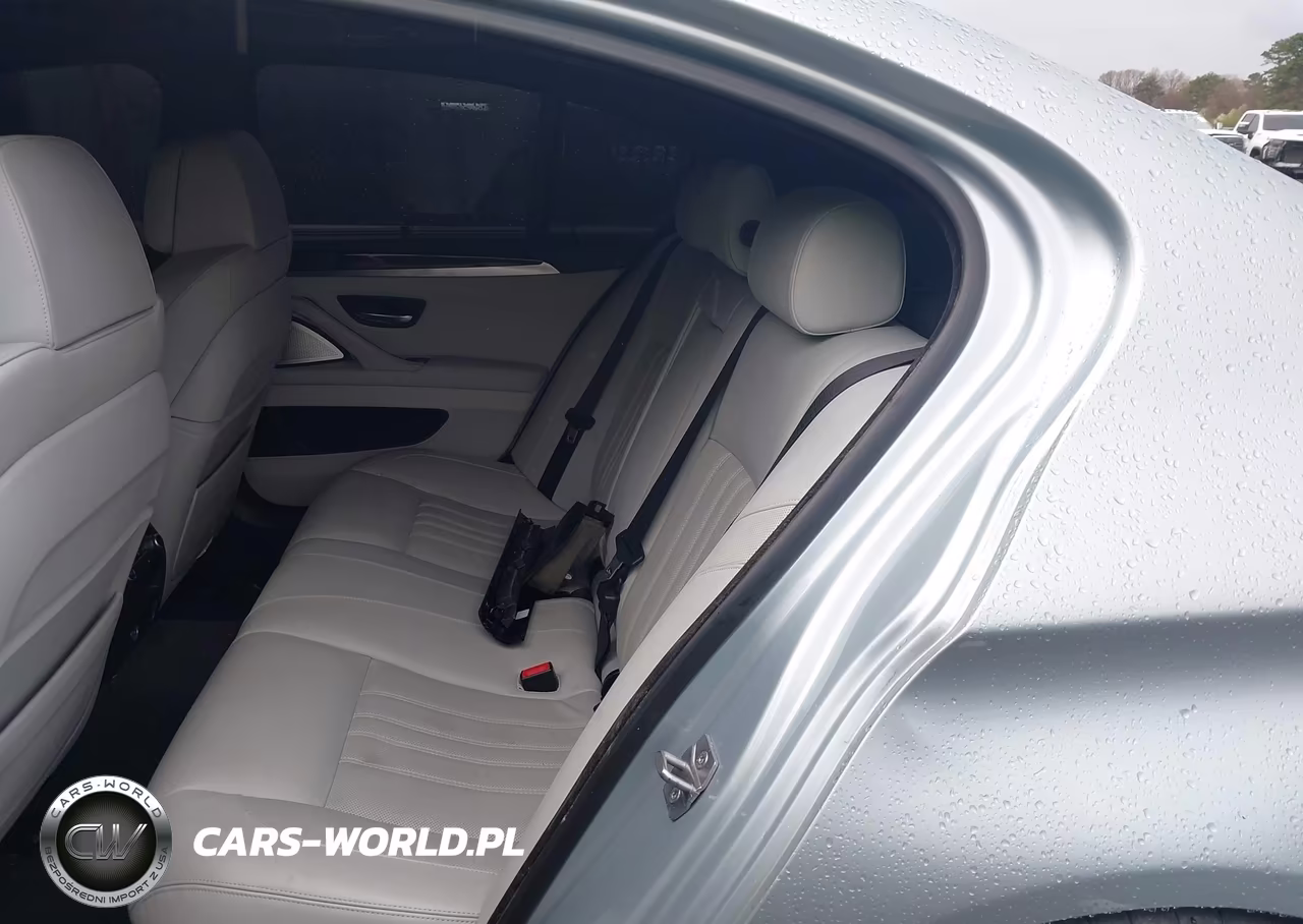 2015 BMW M5 VIN:WBSFV9C57FD594684 - 8