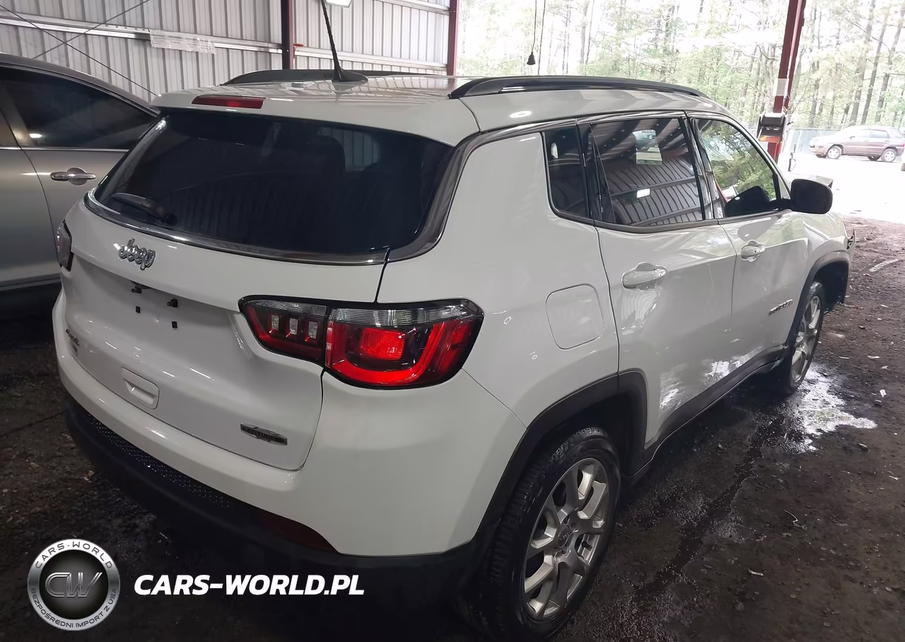 2022 Jeep Compass Latitude Lux 4X4 VIN:3C4NJDFB4NT178572 - 4
