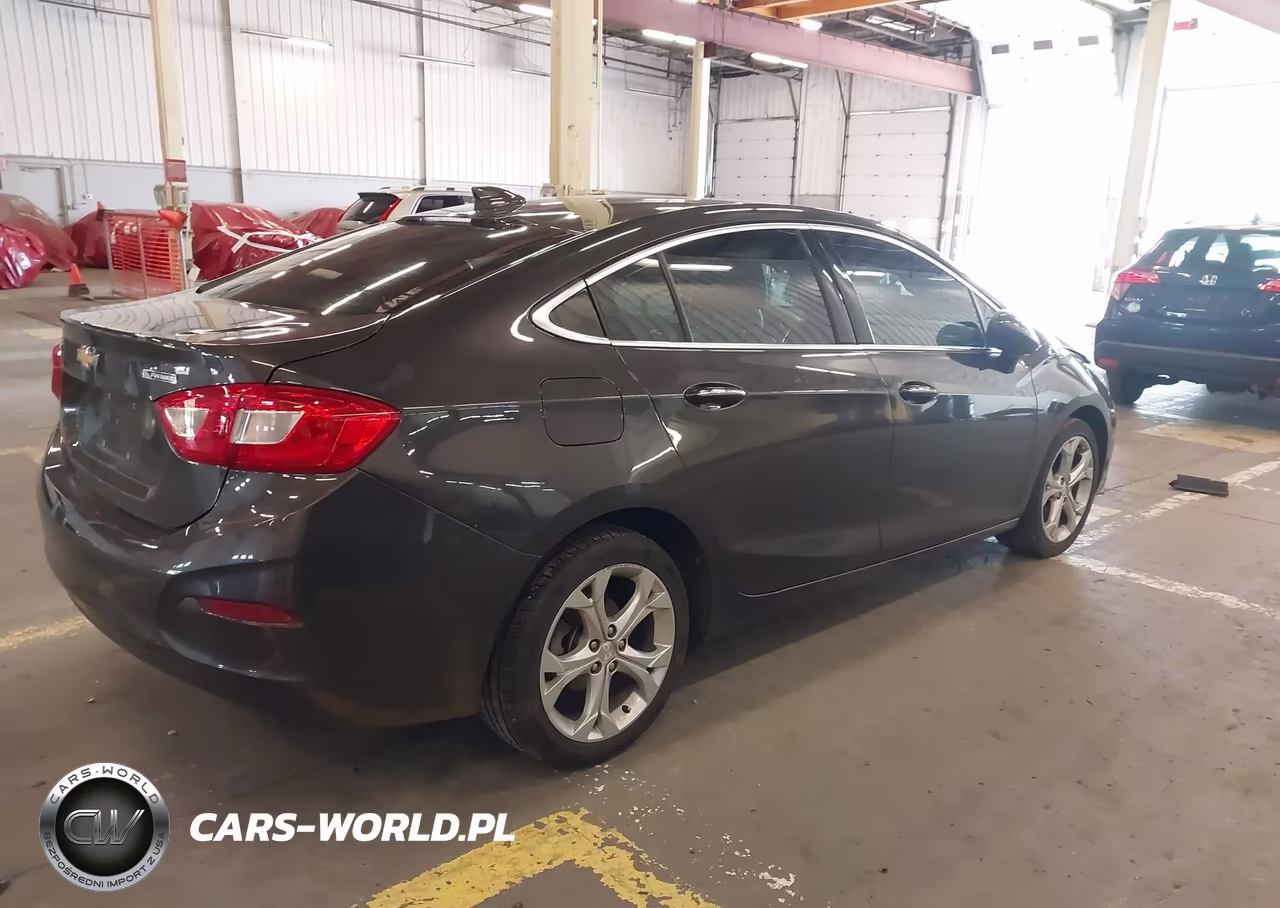 2017 Chevrolet Cruze Premier Auto VIN:1G1BF5SM4H7143162 - 4