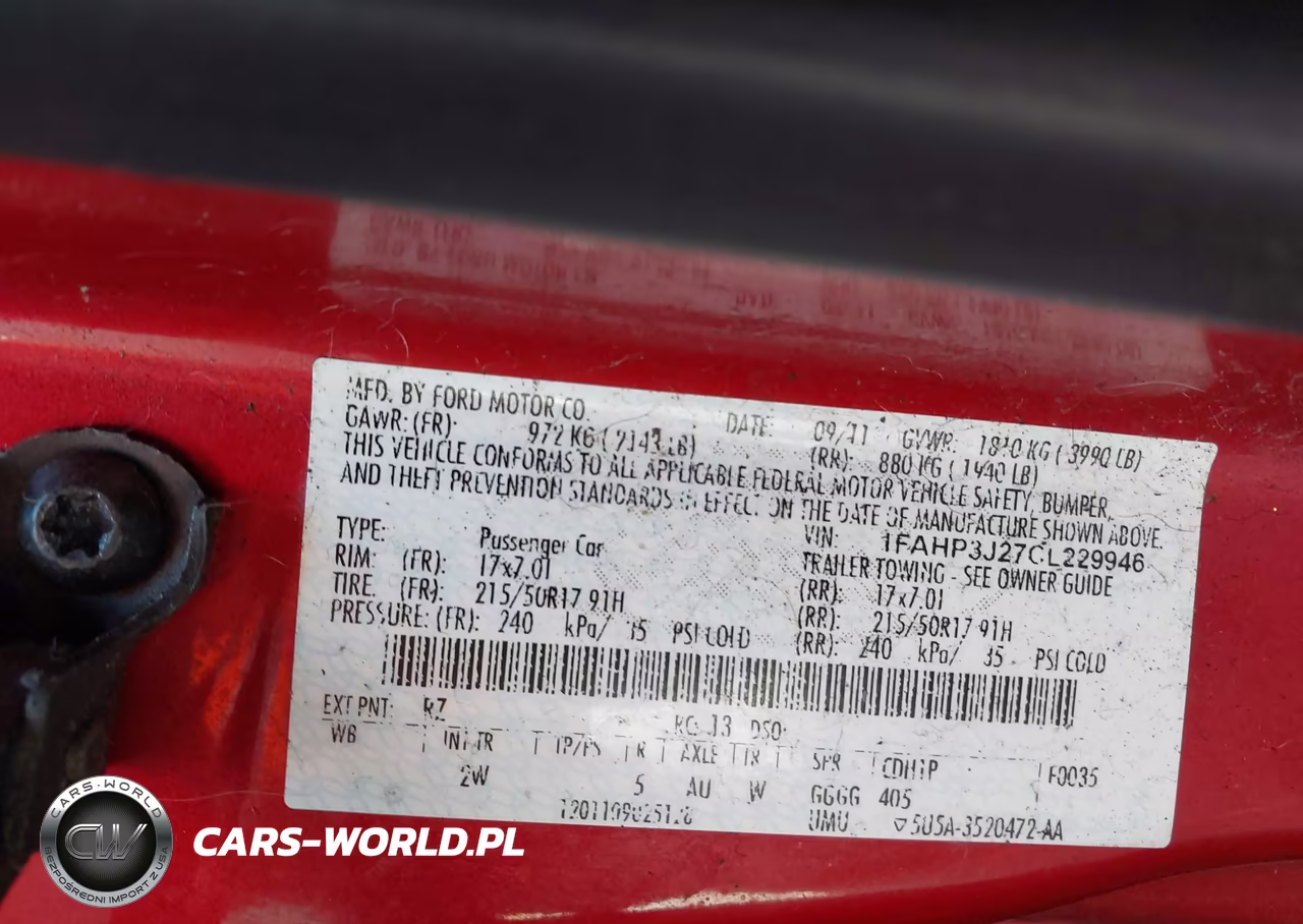 2012 Ford Focus Titanium VIN:1FAHP3J27CL229946 - 9